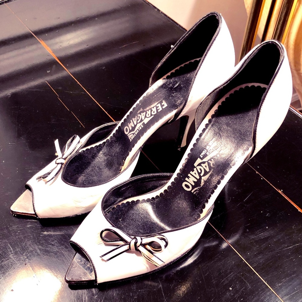 FERRAGAMO WHITE AND BLACK PEEK-A-BOO HEELS, SZ 7